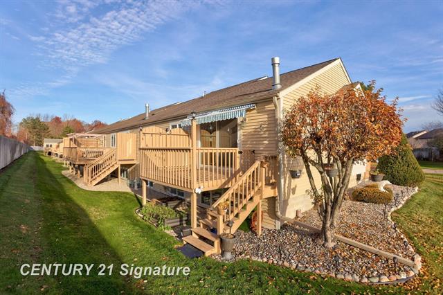 Builiding view forty for 49 Willow Pond Dr., Saginaw, MI. 48603