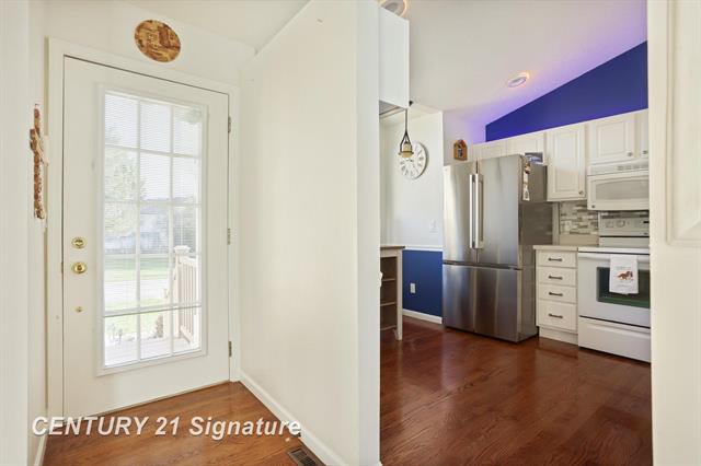 Builiding view fourteen for 49 Willow Pond Dr., Saginaw, MI. 48603