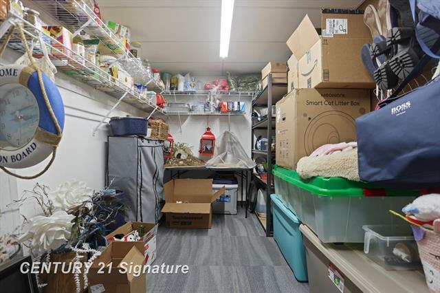 Builiding view thirty seven for 49 Willow Pond Dr., Saginaw, MI. 48603