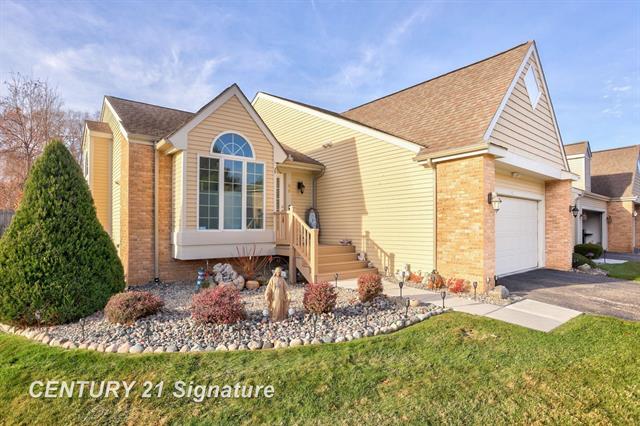 Builiding view three for 49 Willow Pond Dr., Saginaw, MI. 48603