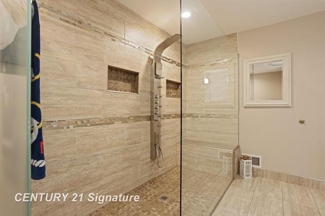 Builiding view twenty five for 49 Willow Pond Dr., Saginaw, MI. 48603