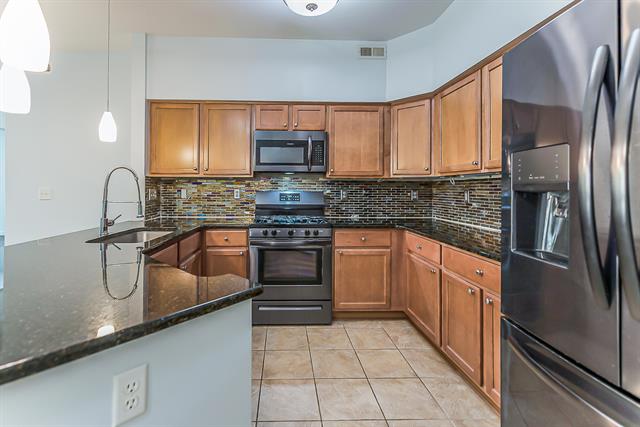 Builiding view three for 922 Summerfield Glen, Ann Arbor, MI. 48103