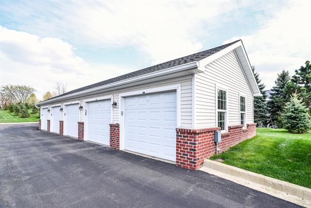 Builiding view twenty three for 922 Summerfield Glen, Ann Arbor, MI. 48103