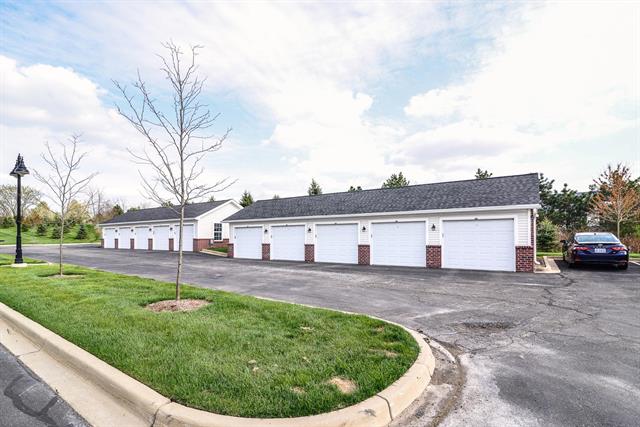 Builiding view twenty two for 922 Summerfield Glen, Ann Arbor, MI. 48103