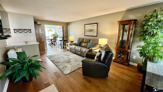 Builiding view eight for 92 Linswood St., Monroe, MI. 48162