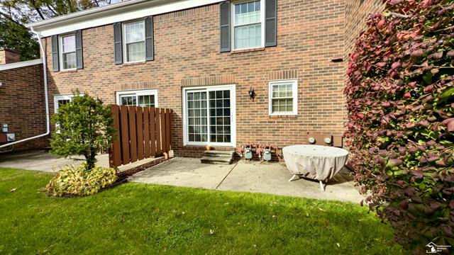 Builiding view five for 92 Linswood St., Monroe, MI. 48162