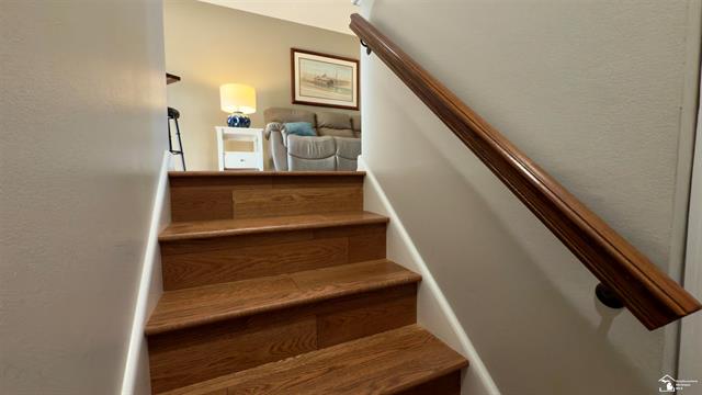 Builiding view sixteen for 92 Linswood St., Monroe, MI. 48162