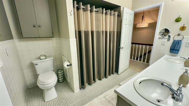 Builiding view twenty four for 92 Linswood St., Monroe, MI. 48162