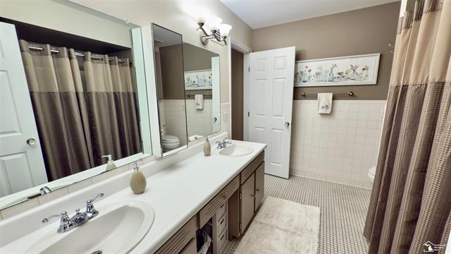 Builiding view twenty six for 92 Linswood St., Monroe, MI. 48162