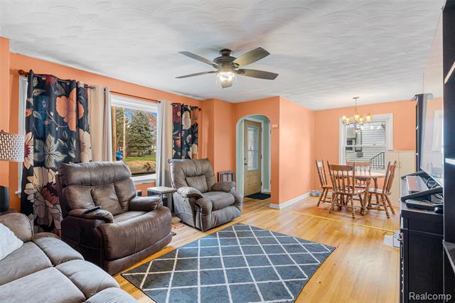 Builiding view eight for 821 Ryan Street, Owosso, MI. 48867