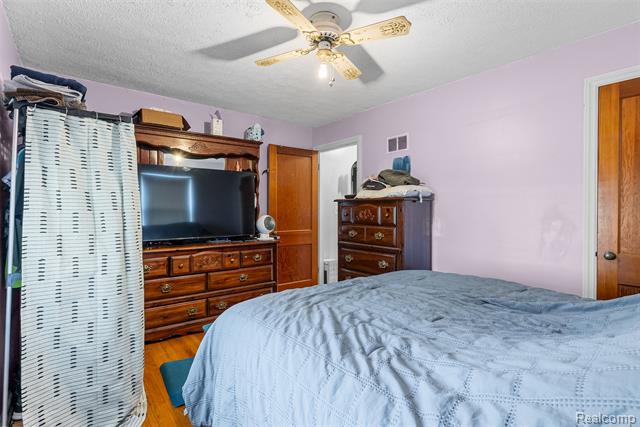 Builiding view eighteen for 821 Ryan Street, Owosso, MI. 48867