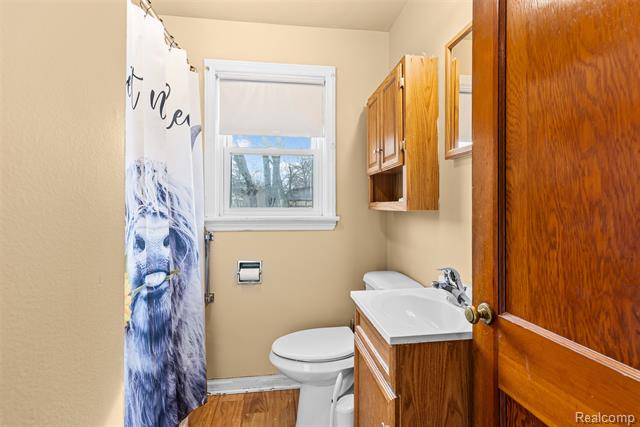 Builiding view sixteen for 821 Ryan Street, Owosso, MI. 48867