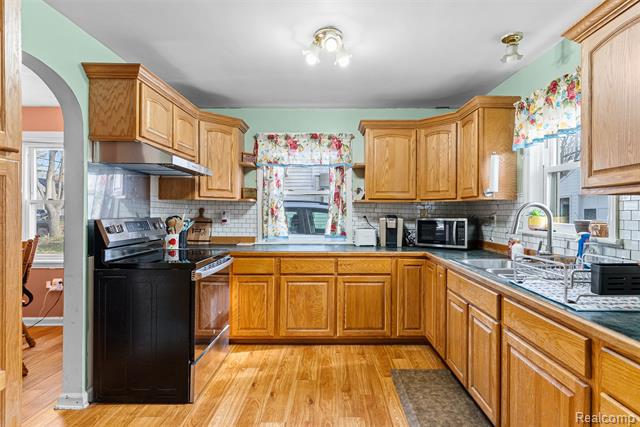 Builiding view twelve for 821 Ryan Street, Owosso, MI. 48867