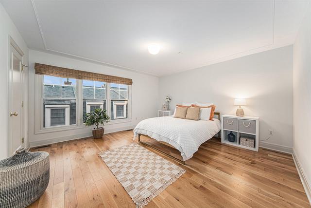 Builiding view seventeen for 140 Ashley Mews, Ann Arbor, MI. 48104