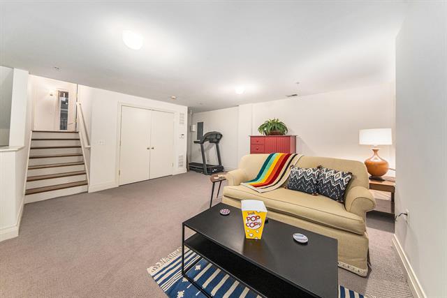 Builiding view thirty five for 140 Ashley Mews, Ann Arbor, MI. 48104