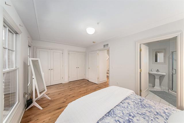 Builiding view twenty nine for 140 Ashley Mews, Ann Arbor, MI. 48104