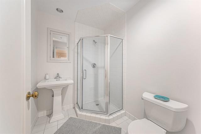 Builiding view twenty seven for 140 Ashley Mews, Ann Arbor, MI. 48104