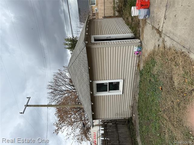 Builiding view eighteen for 5626 Lawndale, Detroit, MI. 48210