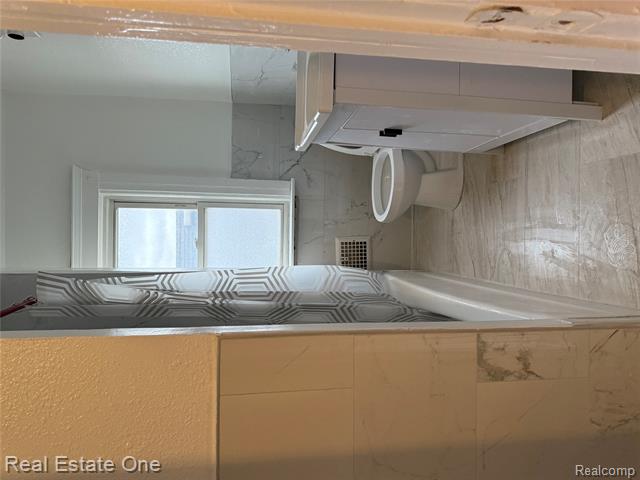 Builiding view fourteen for 5626 Lawndale, Detroit, MI. 48210