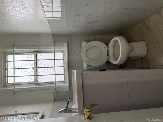 Builiding view ten for 5626 Lawndale, Detroit, MI. 48210