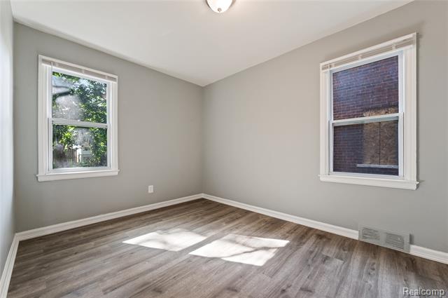 Builiding view nine for 17217 Shaftsbury, Detroit, MI. 48219