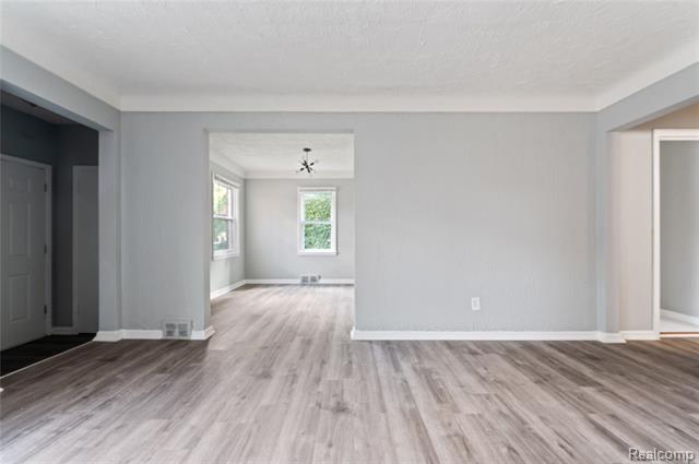 Builiding view twenty two for 17217 Shaftsbury, Detroit, MI. 48219