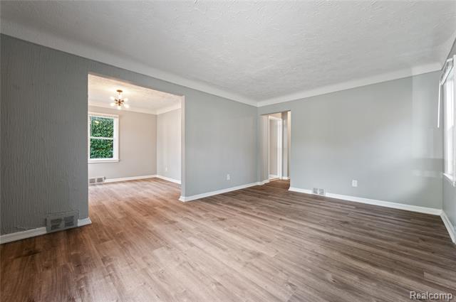Builiding view twenty for 17217 Shaftsbury, Detroit, MI. 48219