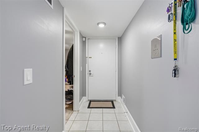 Builiding view fifteen for 42374 Lochmoor, Clinton Township, MI. 48038