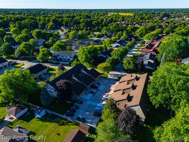 Builiding view thirty four for 42374 Lochmoor, Clinton Township, MI. 48038