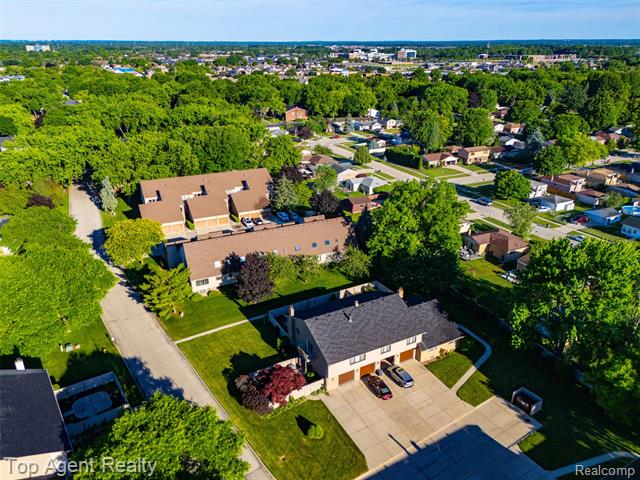Builiding view thirty nine for 42374 Lochmoor, Clinton Township, MI. 48038