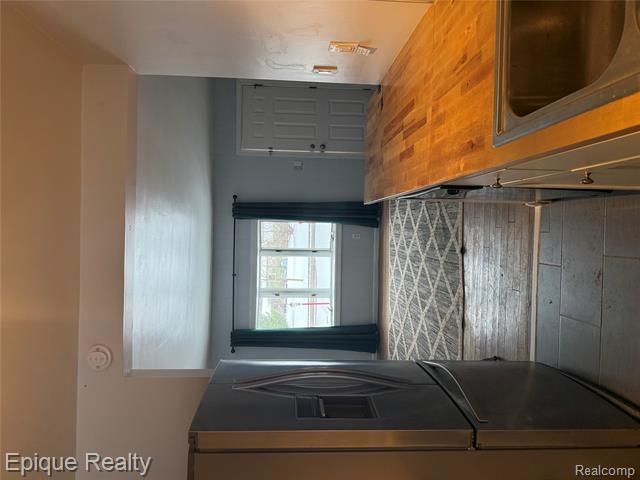 Builiding view three for 2468 Fernwood, Ann Arbor, MI. 48104