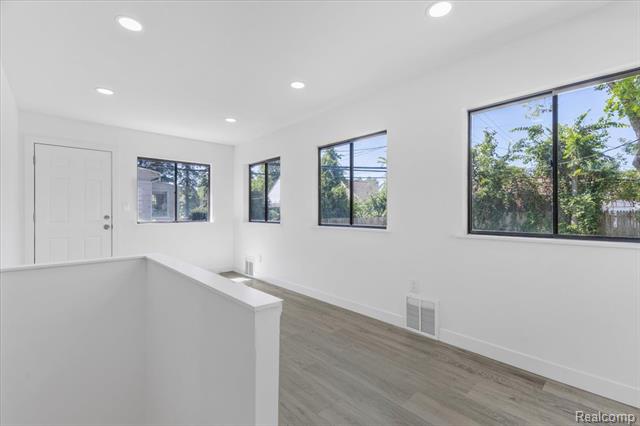 Builiding view eleven for 1761 Stanford, Berkley, MI. 48072