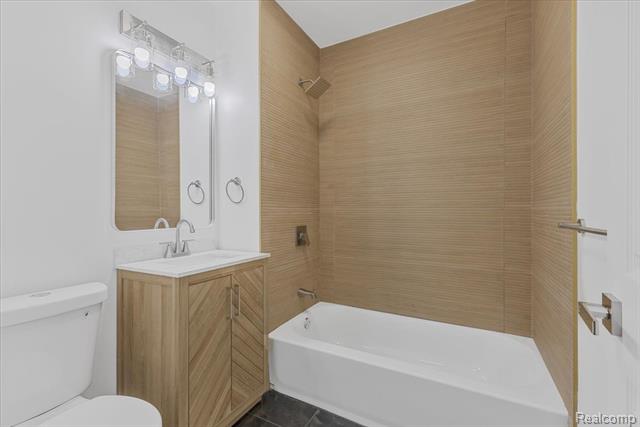 Builiding view fifteen for 1761 Stanford, Berkley, MI. 48072