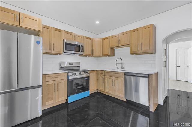 Builiding view five for 1761 Stanford, Berkley, MI. 48072