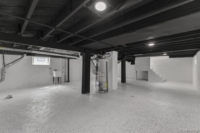 Builiding view nineteen for 1761 Stanford, Berkley, MI. 48072