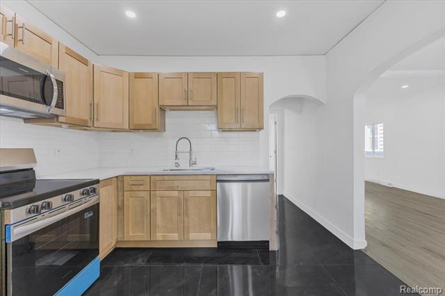 Builiding view seven for 1761 Stanford, Berkley, MI. 48072