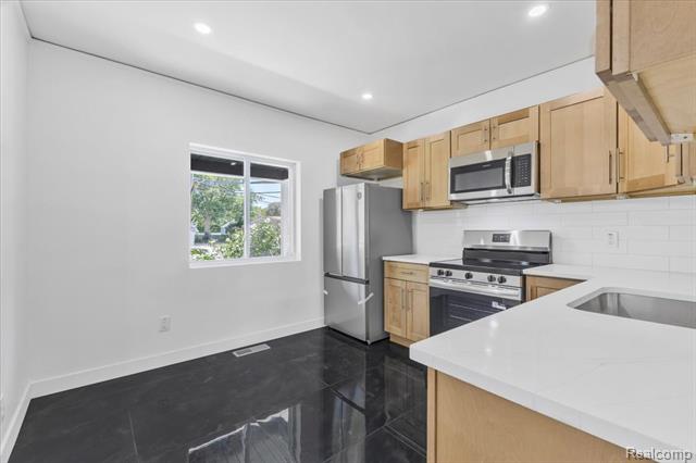 Builiding view six for 1761 Stanford, Berkley, MI. 48072