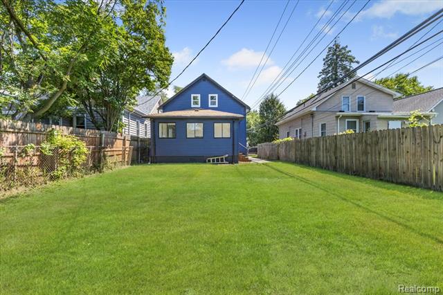 Builiding view twenty four for 1761 Stanford, Berkley, MI. 48072