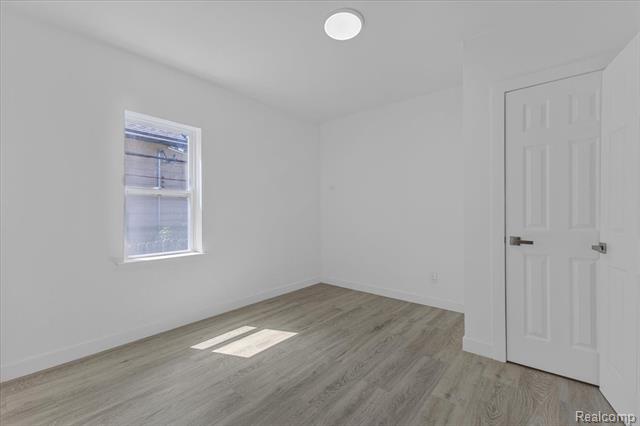 Builiding view twenty one for 1761 Stanford, Berkley, MI. 48072