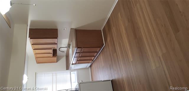 Builiding view eighteen for 10185 Allen Pointe, Allen Park, MI. 48101