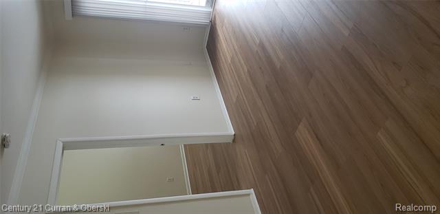 Builiding view sixteen for 10185 Allen Pointe, Allen Park, MI. 48101