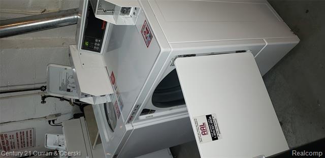 Builiding view twenty two for 10185 Allen Pointe, Allen Park, MI. 48101