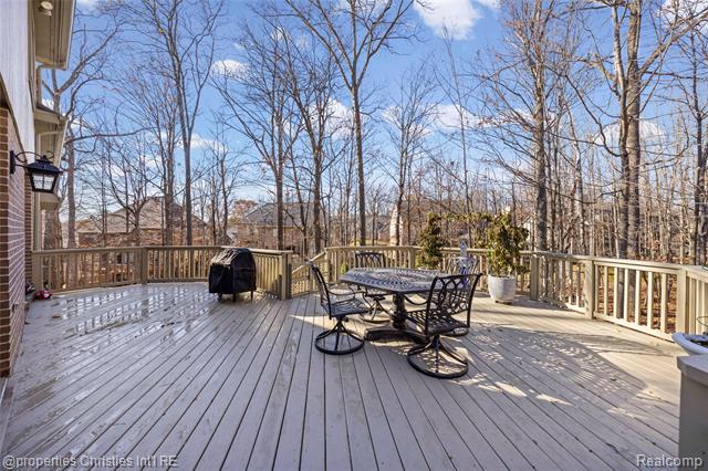 Builiding view fifty five for 27085 Winchester, Farmington, MI. 48331