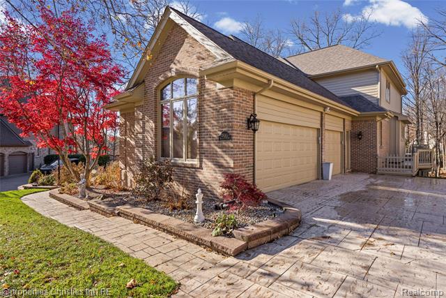 Builiding view fifty three for 27085 Winchester, Farmington, MI. 48331