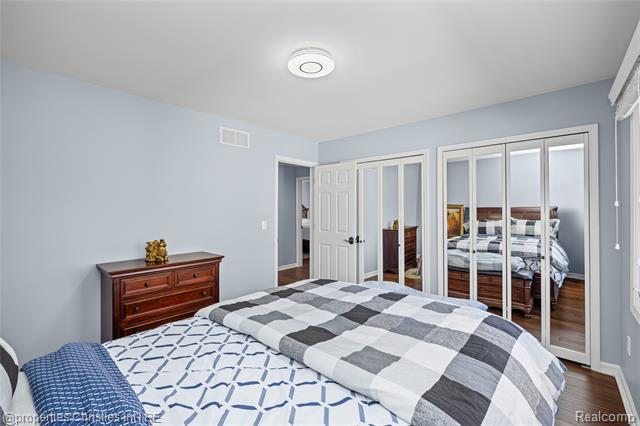 Builiding view forty for 27085 Winchester, Farmington, MI. 48331