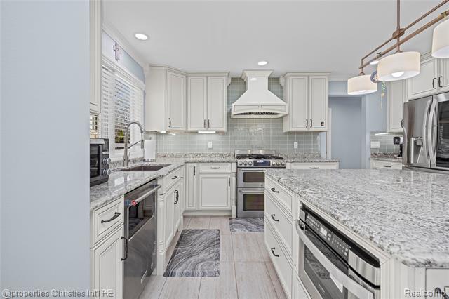 Builiding view nineteen for 27085 Winchester, Farmington, MI. 48331