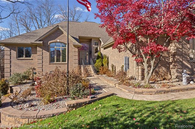 Builiding view one for 27085 Winchester, Farmington, MI. 48331