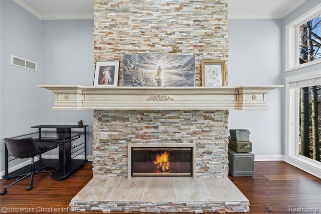 Builiding view seven for 27085 Winchester, Farmington, MI. 48331