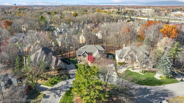 Builiding view sixty four for 27085 Winchester, Farmington, MI. 48331