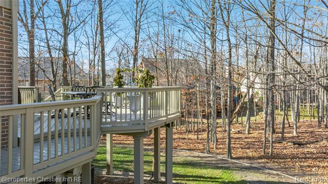 Builiding view sixty seven for 27085 Winchester, Farmington, MI. 48331